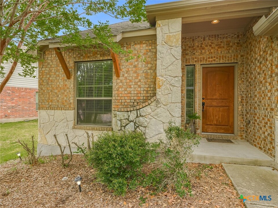 2401 Ambling Trail in Pflugerville, TX - Building Photo