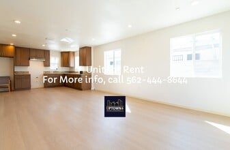 1118 W 110th St in Los Angeles, CA - Building Photo - Building Photo