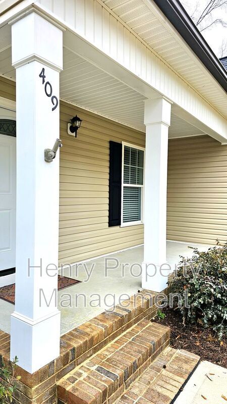 409 Angier Rd in Fuquay Varina, NC - Building Photo - Building Photo