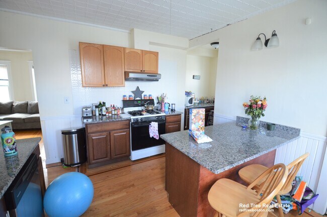 41 Easton St in Boston, MA - Building Photo - Building Photo
