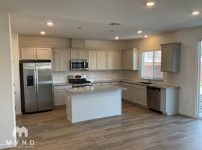 1223 Arriaga Wy in Woodland, CA - Building Photo - Building Photo