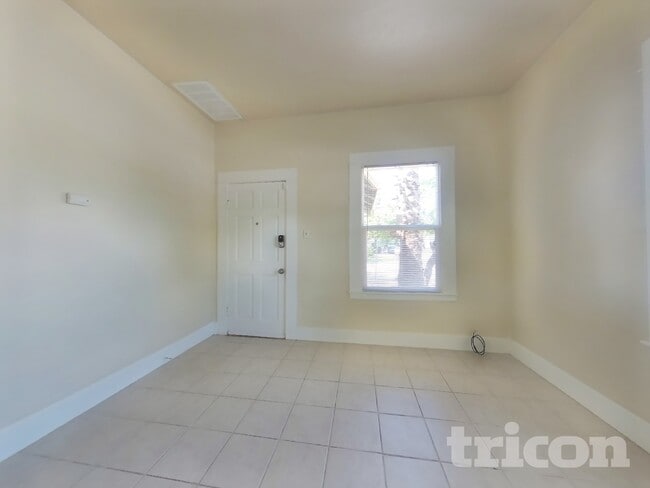 803 Chestnut St in Yuba City, CA - Building Photo - Building Photo