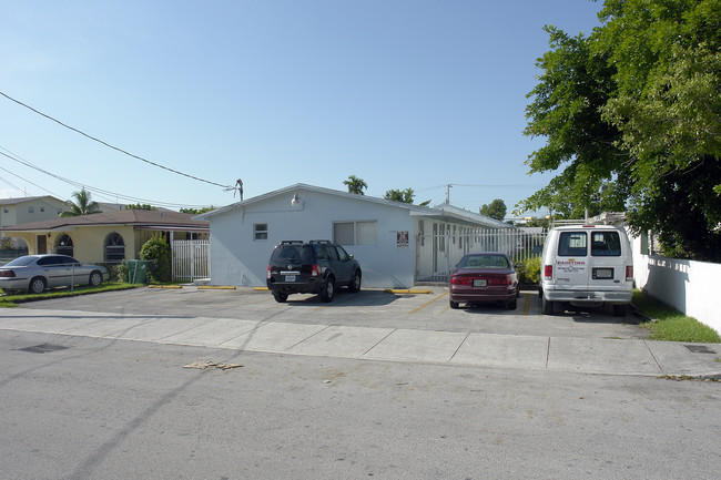 10860 SW 3rd St in Miami, FL - Building Photo - Building Photo