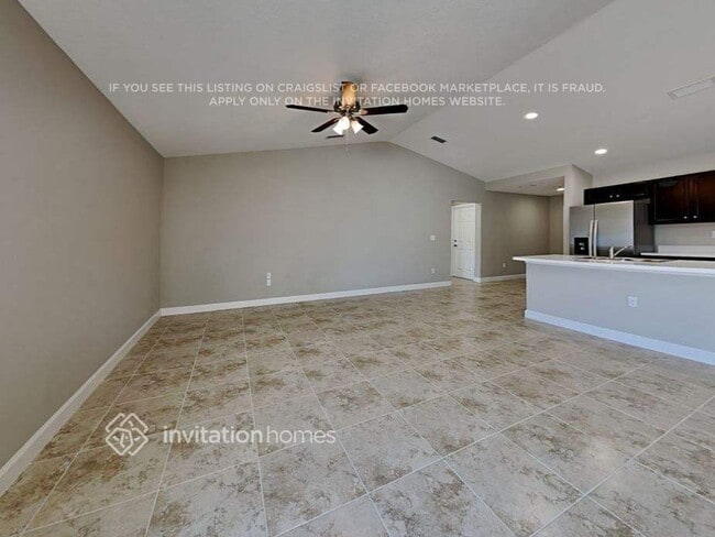 708 Bremerhaven St NW in Palm Bay, FL - Foto de edificio - Building Photo