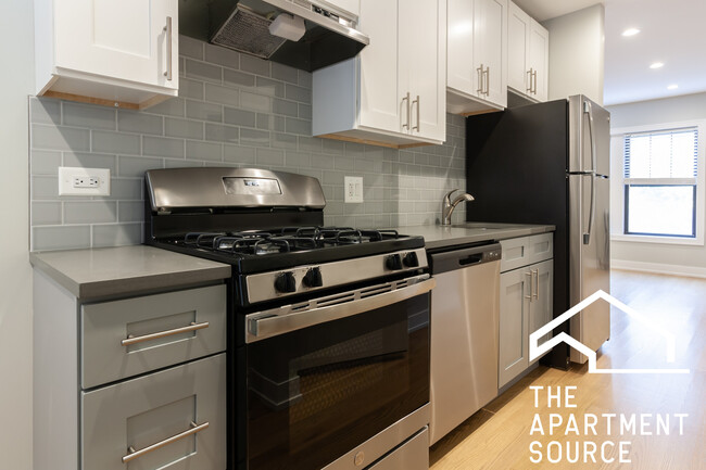 520 W Cornelia Ave, Unit 210