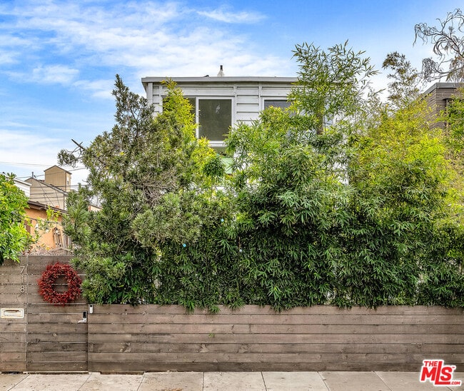 718 Marine St in Santa Monica, CA - Building Photo - Building Photo