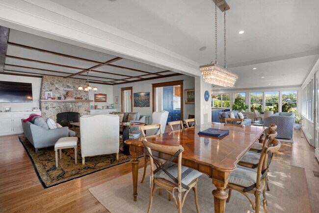 912 Peconic Bay Blvd in Laurel, NY - Building Photo - Building Photo