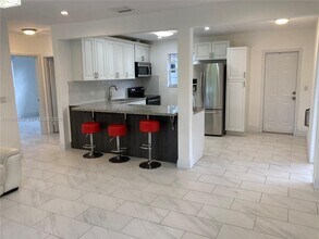 5720 Sheridan St in Hollywood, FL - Building Photo - Building Photo