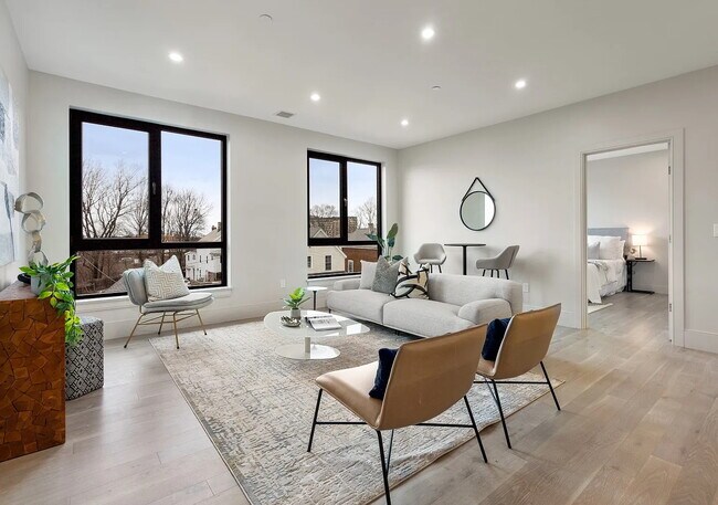 85 Myrtle St, Unit 213 in Quincy, MA - Foto de edificio - Building Photo