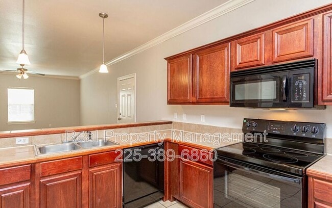 property at 30914 LA-16