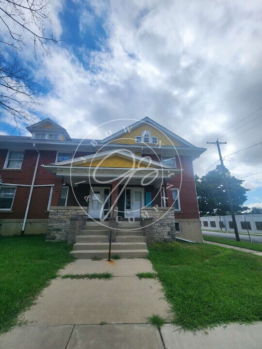 199 E Broadway St in Toledo, OH - Building Photo