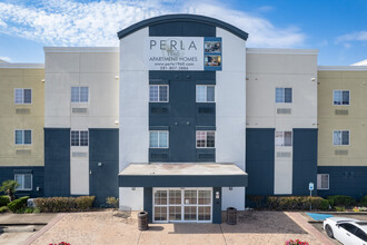 Perla 1960 in Houston, TX - Building Photo - Building Photo