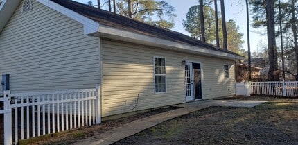 11540 Pinecroft St in Laurinburg, NC - Building Photo - Building Photo