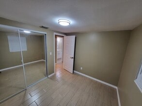 4901 23rd Ave S, Unit DUPLEX in Tampa, FL - Building Photo - Building Photo