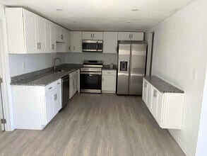 7414 San Carlos Dr in Port Richey, FL - Foto de edificio - Building Photo