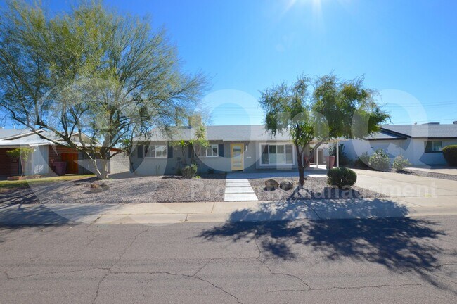 property at 8607 E Cambridge Ave