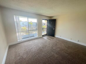 931 W 19th St in Costa Mesa, CA - Building Photo - Building Photo