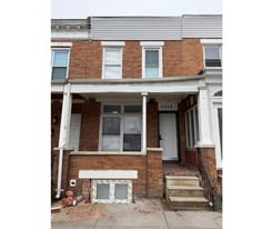 3325 E Monument St in Baltimore, MD - Building Photo