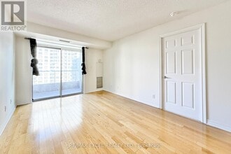 3880 Duke of York Blvd in Mississauga, ON - Building Photo - Building Photo