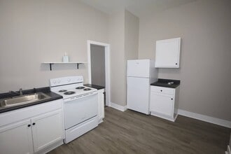629 S Fares Ave in Evansville, IN - Building Photo - Building Photo
