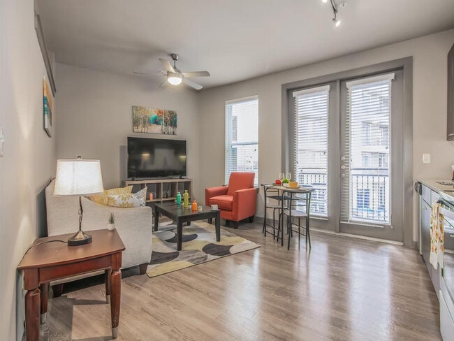 1915 Canterbury St in Houston, TX - Building Photo - Building Photo