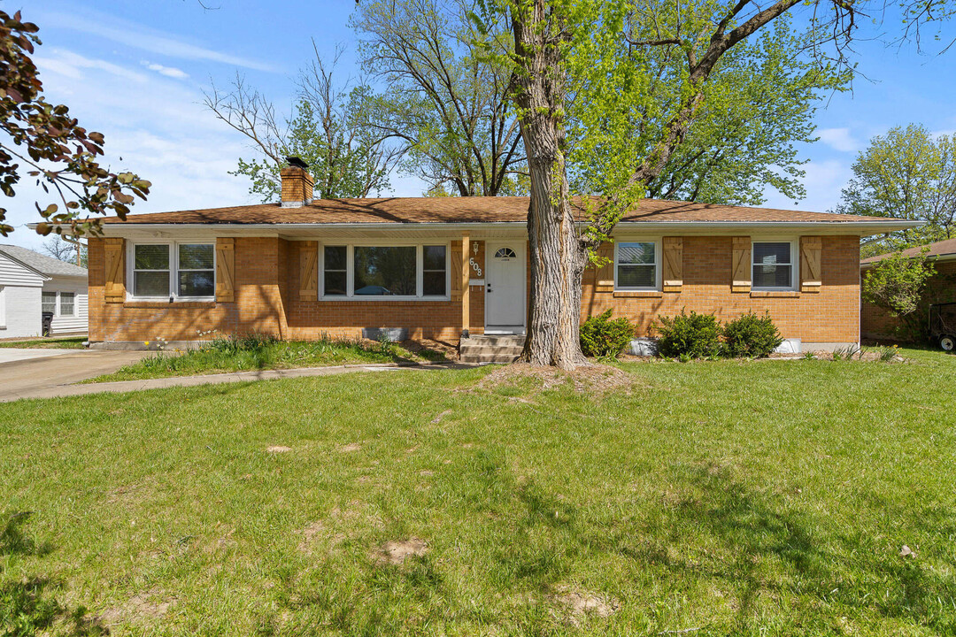 608 Bourn Ave in Columbia, MO - Foto de edificio