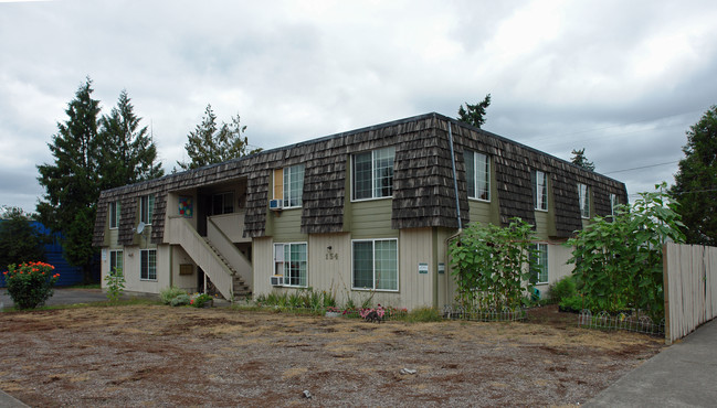 154 C St in Springfield, OR - Foto de edificio - Building Photo