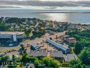 686 SE Hwy 101 in Lincoln City, OR - Building Photo - Building Photo