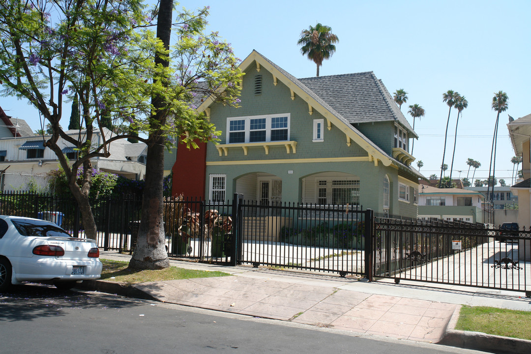 956 Menlo Ave in Los Angeles, CA - Building Photo