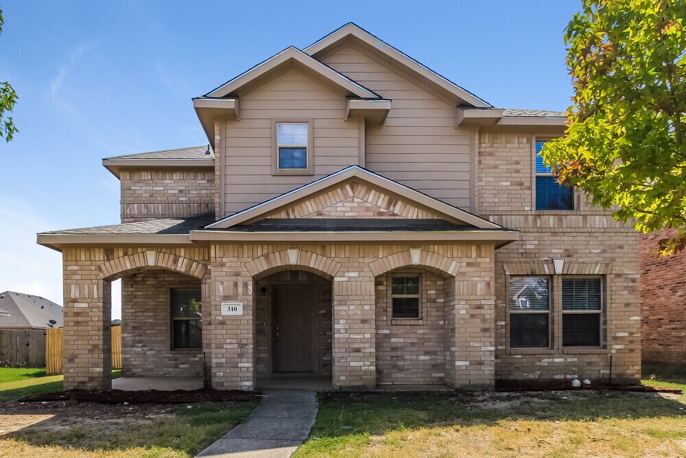 310 Quail Run Rd in Red Oak, TX - Building Photo