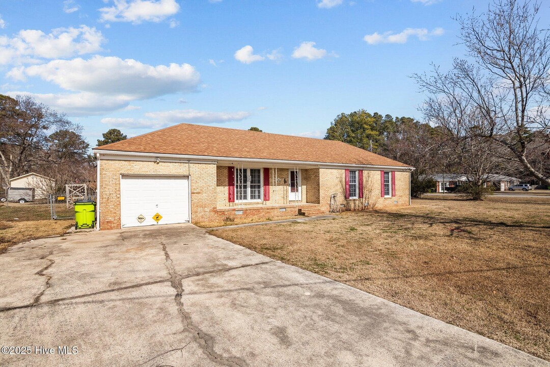 110 Wanchese Way in New Bern, NC - Building Photo