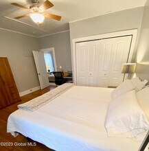 104 Catherine St, Unit 1 in Saratoga Springs, NY - Foto de edificio - Building Photo