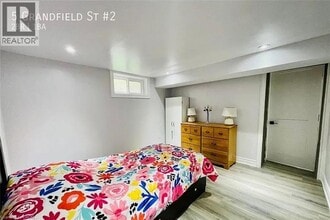 5 Grandfield St in Hamilton, ON - Building Photo - Building Photo