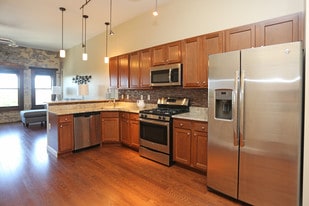 Bosche Lofts and 910 Main Street. in Buffalo, NY - Building Photo