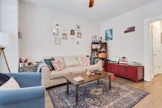 3250 N Lakewood Ave, Unit 1 in Chicago, IL - Building Photo - Building Photo