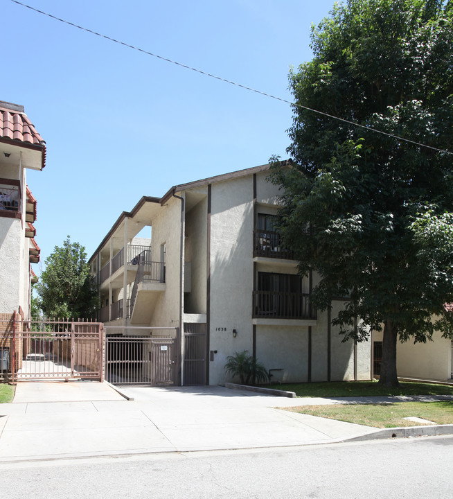 1038 Thompson Ave in Glendale, CA - Building Photo