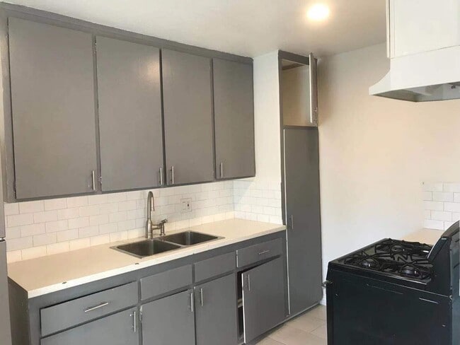 7722 Chapman Ave in Garden Grove, CA - Building Photo - Building Photo
