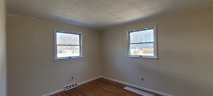 186 Manzella Ct in Rockland, MA - Building Photo - Building Photo