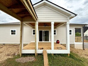 1902 Hickory Valley Rd in Chattanooga, TN - Building Photo - Building Photo