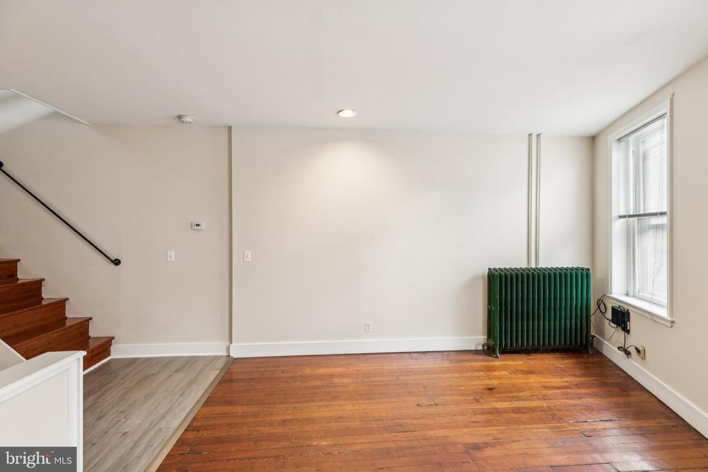 918 E Passyunk Ave in Philadelphia, PA - Building Photo