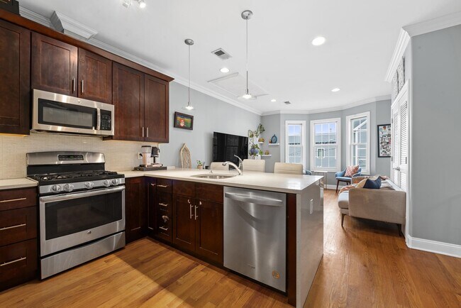 165 Thorne St in Jersey City, NJ - Building Photo - Building Photo