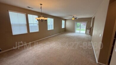 565 Connemaras Ct in Reno, NV - Building Photo - Building Photo