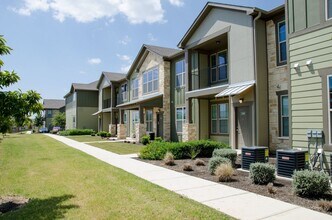 The Landings at Creekside in New Braunfels, TX - Building Photo - Building Photo