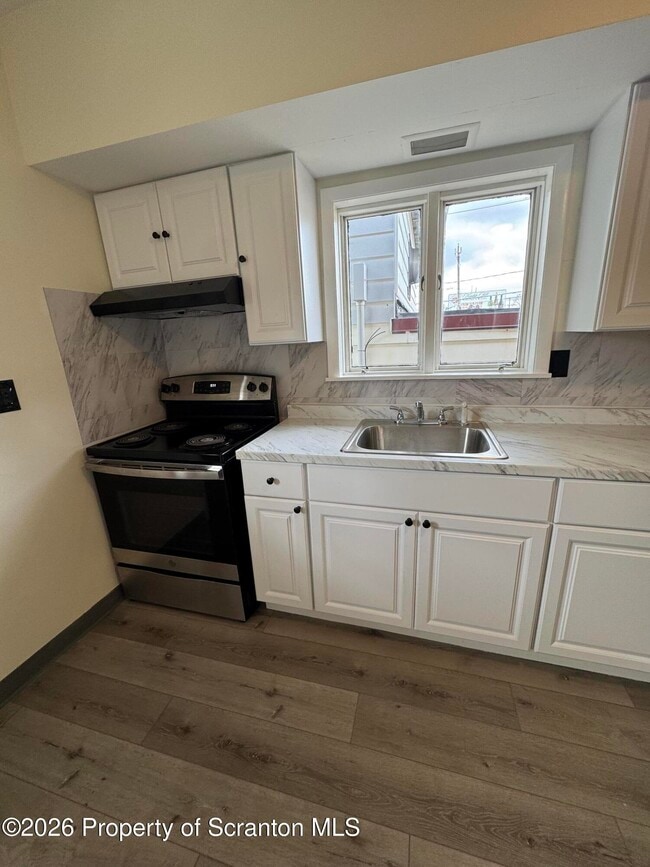 615 3rd St in Dunmore, PA - Building Photo - Building Photo