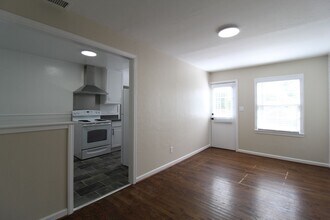 5529 Barkley St in Mission, KS - Building Photo - Building Photo
