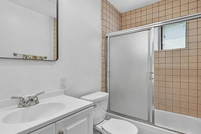 4451 W 161st St in Lawndale, CA - Building Photo - Building Photo