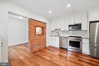 910 Fitzwater St in Philadelphia, PA - Building Photo - Building Photo