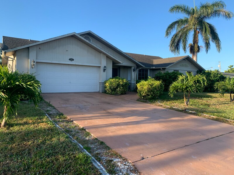 222 SE 44th Terrace in Cape Coral, FL - Foto de edificio