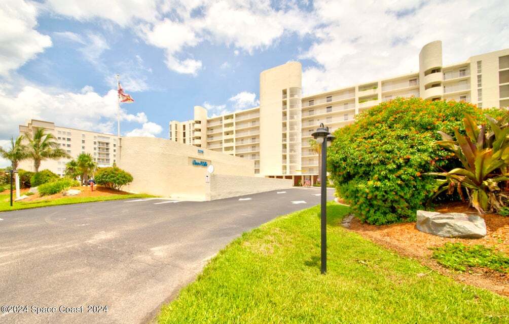 2225 Florida A1A in Indian Harbour Beach, FL - Foto de edificio