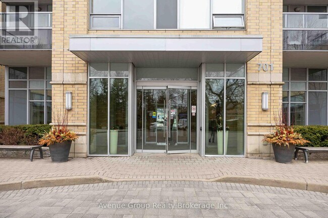701 Sheppard Ave W in Toronto, ON - Building Photo - Building Photo